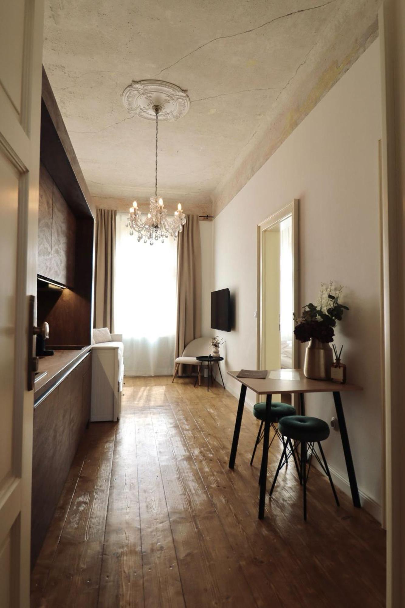 Apartma Hilda 1905 การ์โลวีวารี ภายนอก รูปภาพ